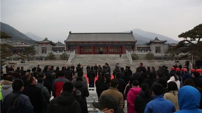 泰安红门广场、虎山公园……虎山阁望岳亭梳洗亭紫藤花屋都安排上了_百科TA说