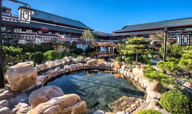  p>天津市东丽湖旅游渡假村坐落于天津市东丽湖温泉旅游度假区内,毗邻