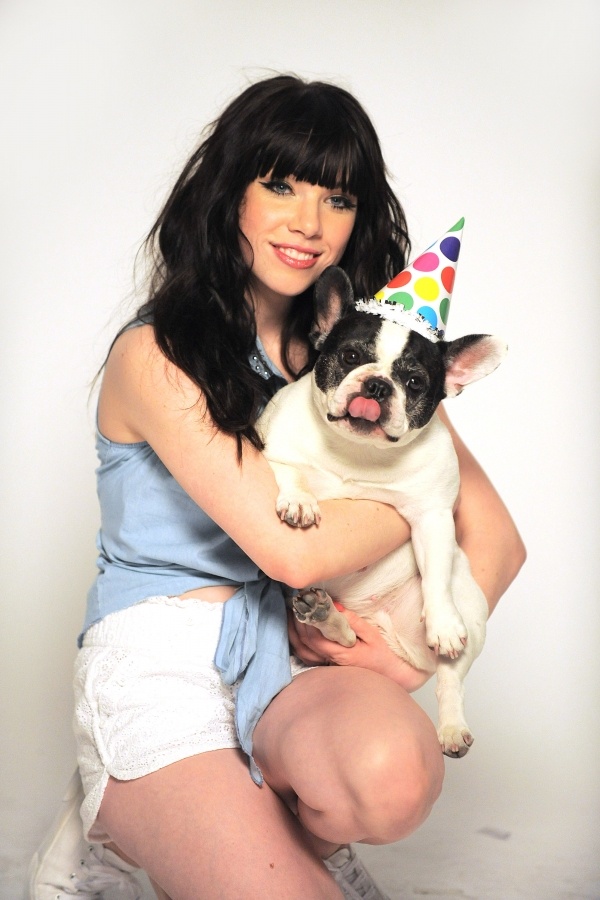  p>卡莉·蕾·吉普森(carly rae jepsen),1985年11月21日出生于加拿大