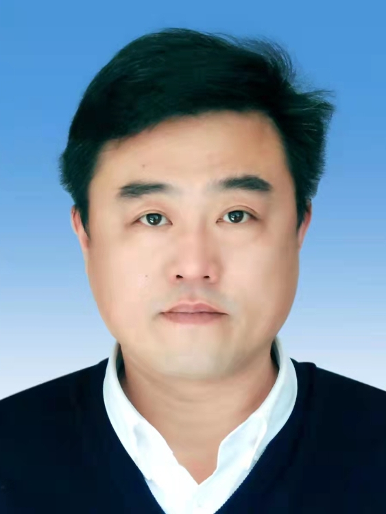  p data-id="tozm8m8nv1ki">王泉,男,汉族