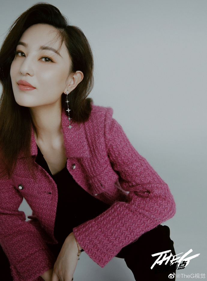  p>郑希怡,1981年9月6日出生于上海市,中国香港女歌手,演员, a target