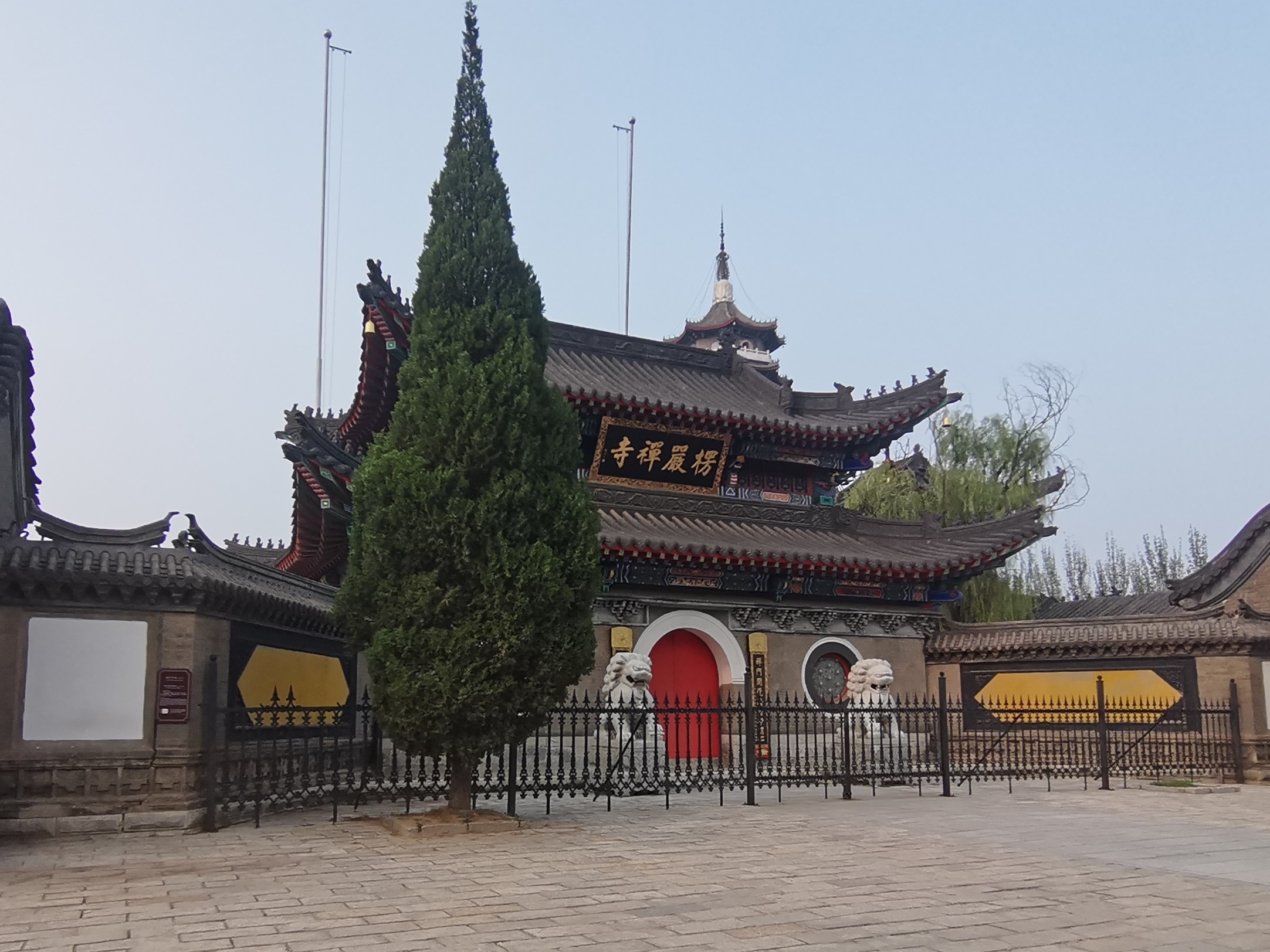 7ehaq">楞严禅寺,位于 a target="_blank" href="/item/营口/132506"