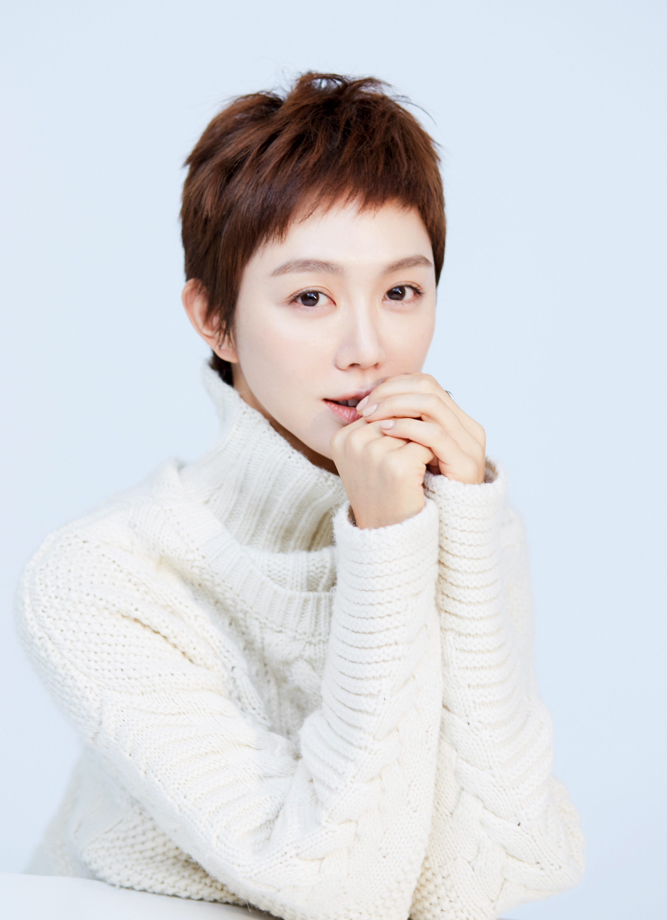 中国内地男演员歌手主持人,毕业于上海戏剧学院表演系姜妍,1986年2月