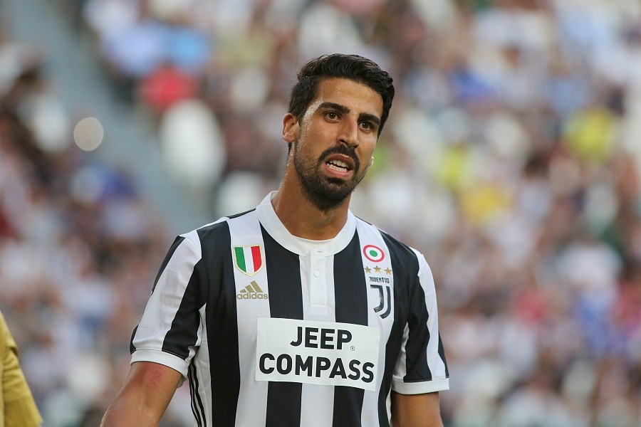  p>埃姆雷·詹(emre can),1994年1月12日出生于德国法兰克福,德国足球