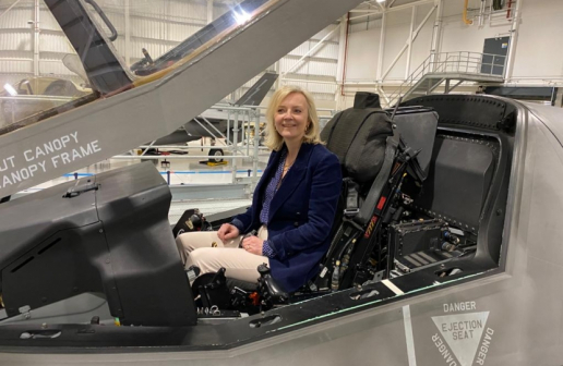 伊丽莎白·特拉斯