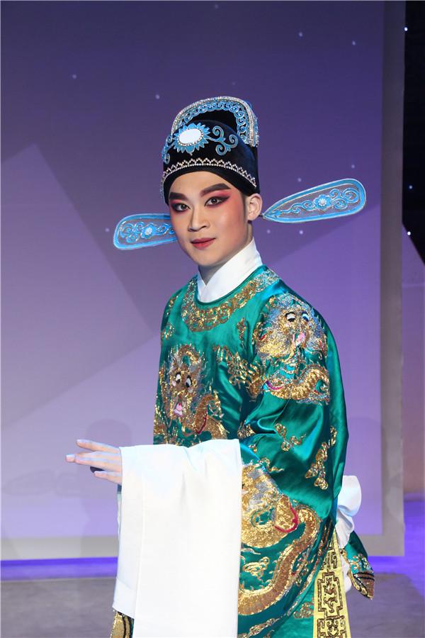  p data-id="uifcy47tkhfu">王泽熙,90后黄梅戏文武小生,国家二级演员