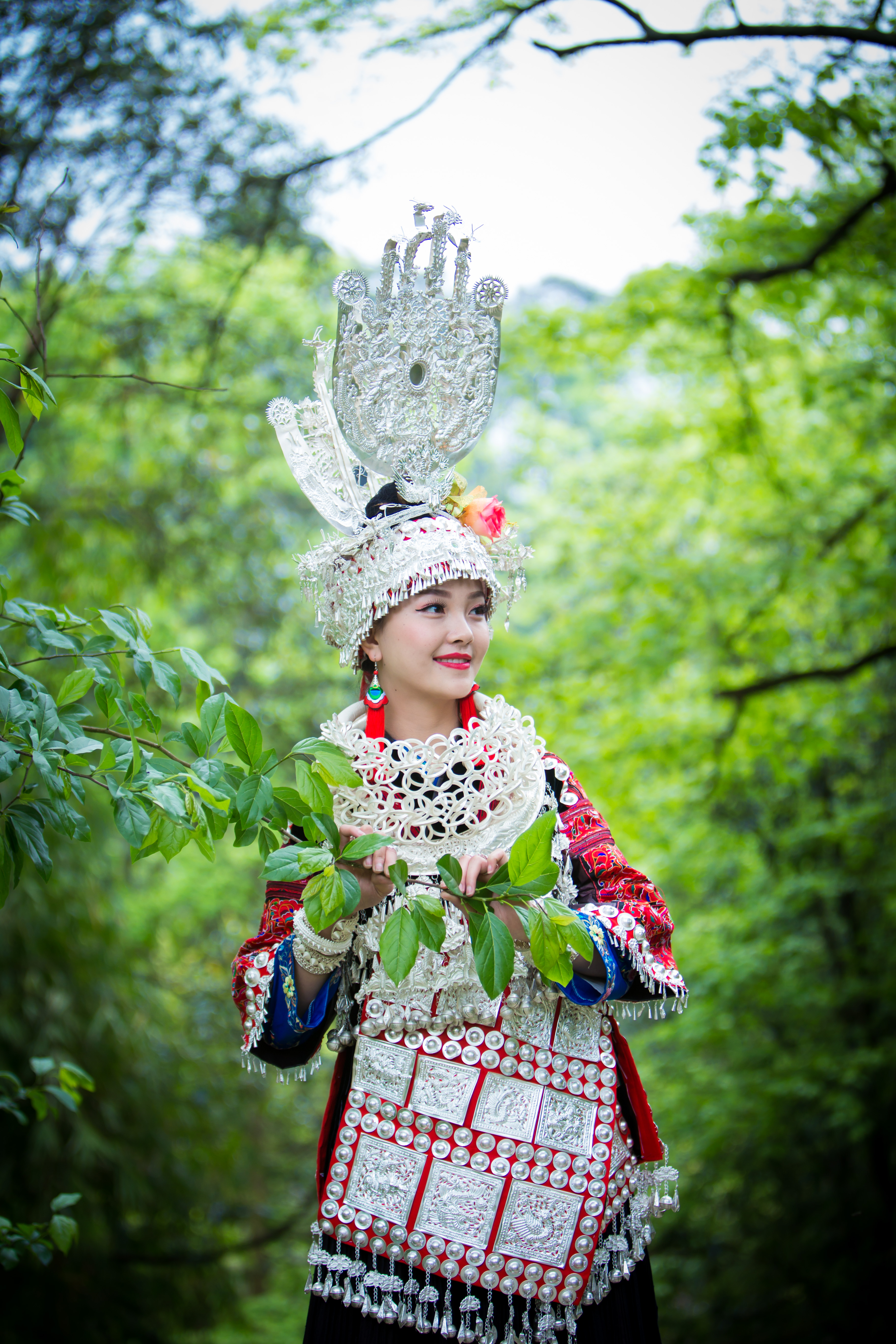  p data-id="t70ybyunng8h">金花,苗族,出生于贵州省黔东南州台江县