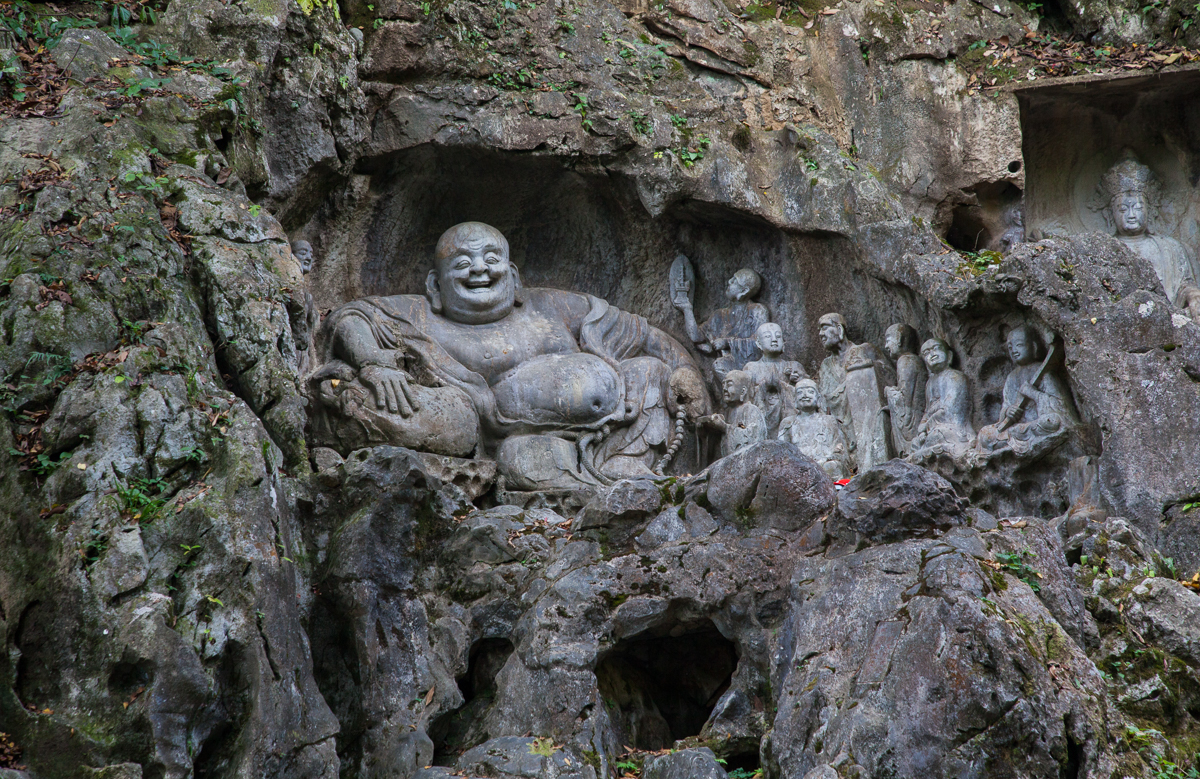  p>飞来峰造像位于浙江杭州灵隐寺前的飞来峰上,在北麓山崖及自然洞壑