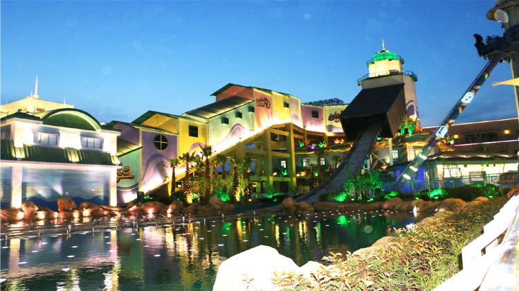  p data-id="t1rd3wiwq27u">梅溪欢乐城位于长沙市岳麓区克强路步步高