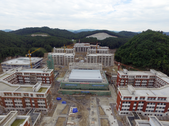 贵州省龙里中学