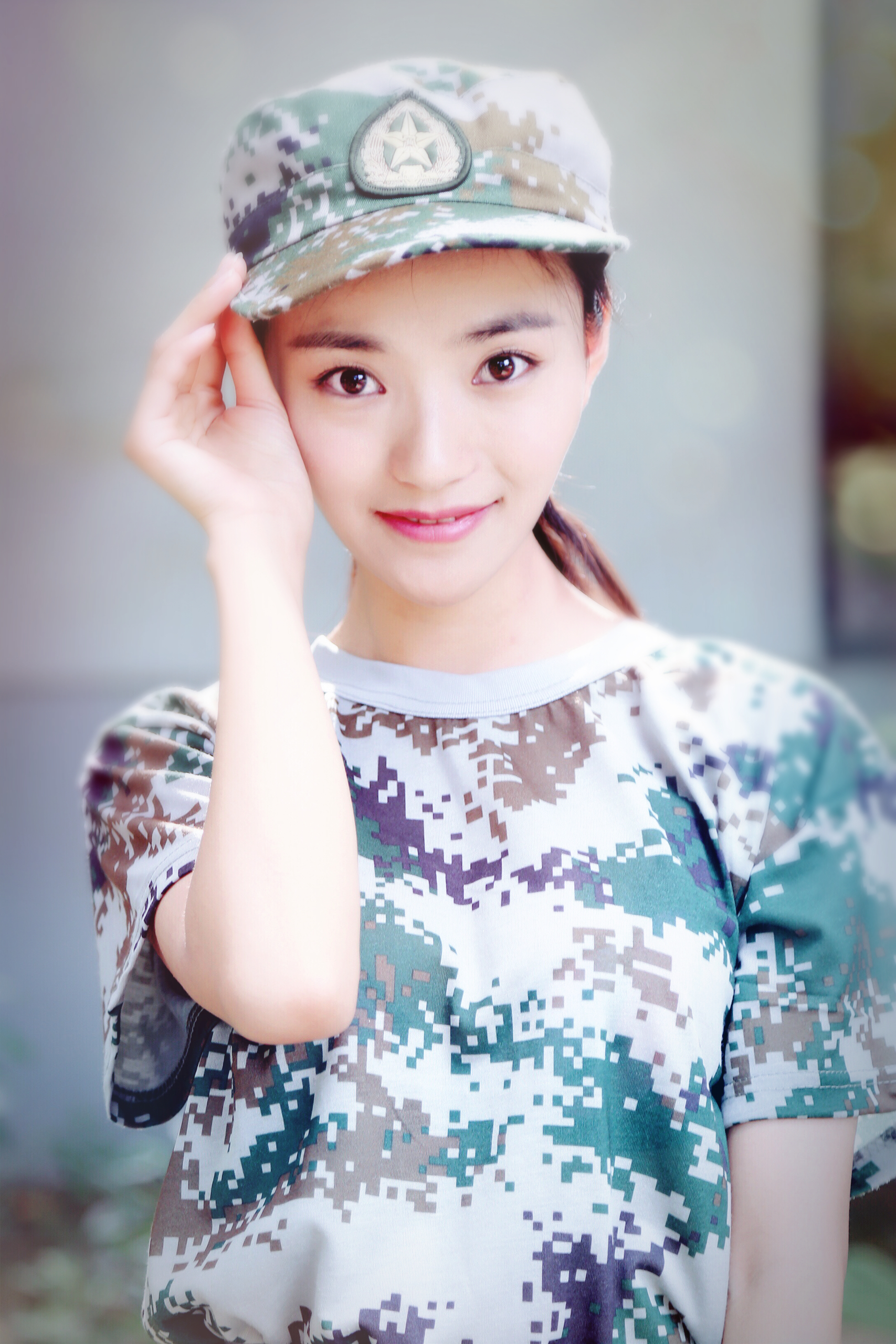  p data-id="gnzzvlcmts">安宁,出生于陕西咸阳,中国内地女演员.