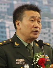  p>曾求腾,湖南涟源杨家滩镇人,湖北省军区政治部主任(少将).