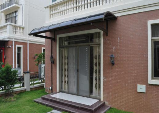 雨棚是设在建筑物出入口或顶部阳台上方用来