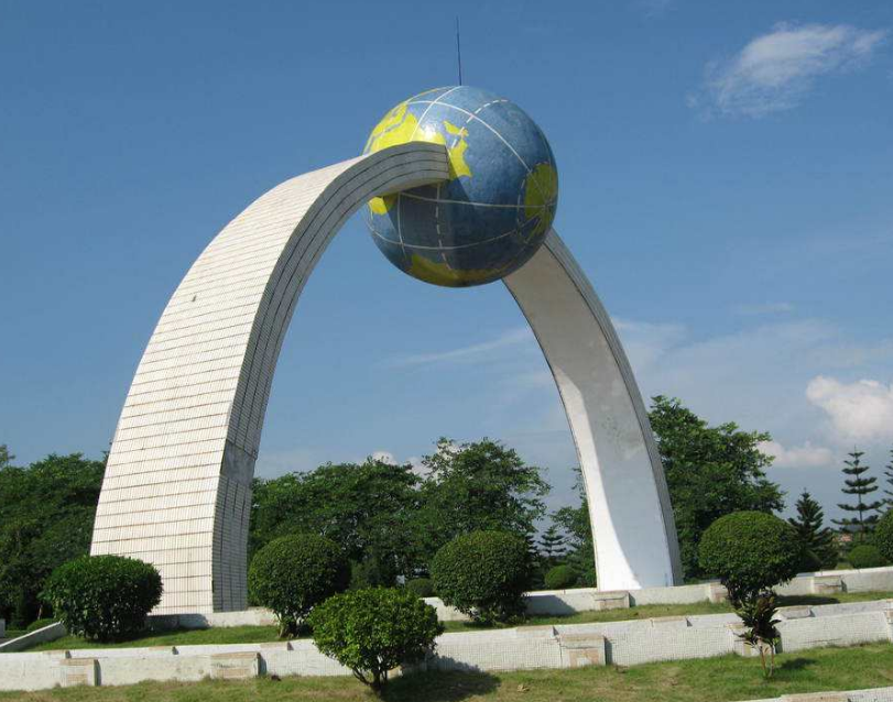  p>北回归线标志公园位于广西桂平市城东约5公里 a target="_blank"