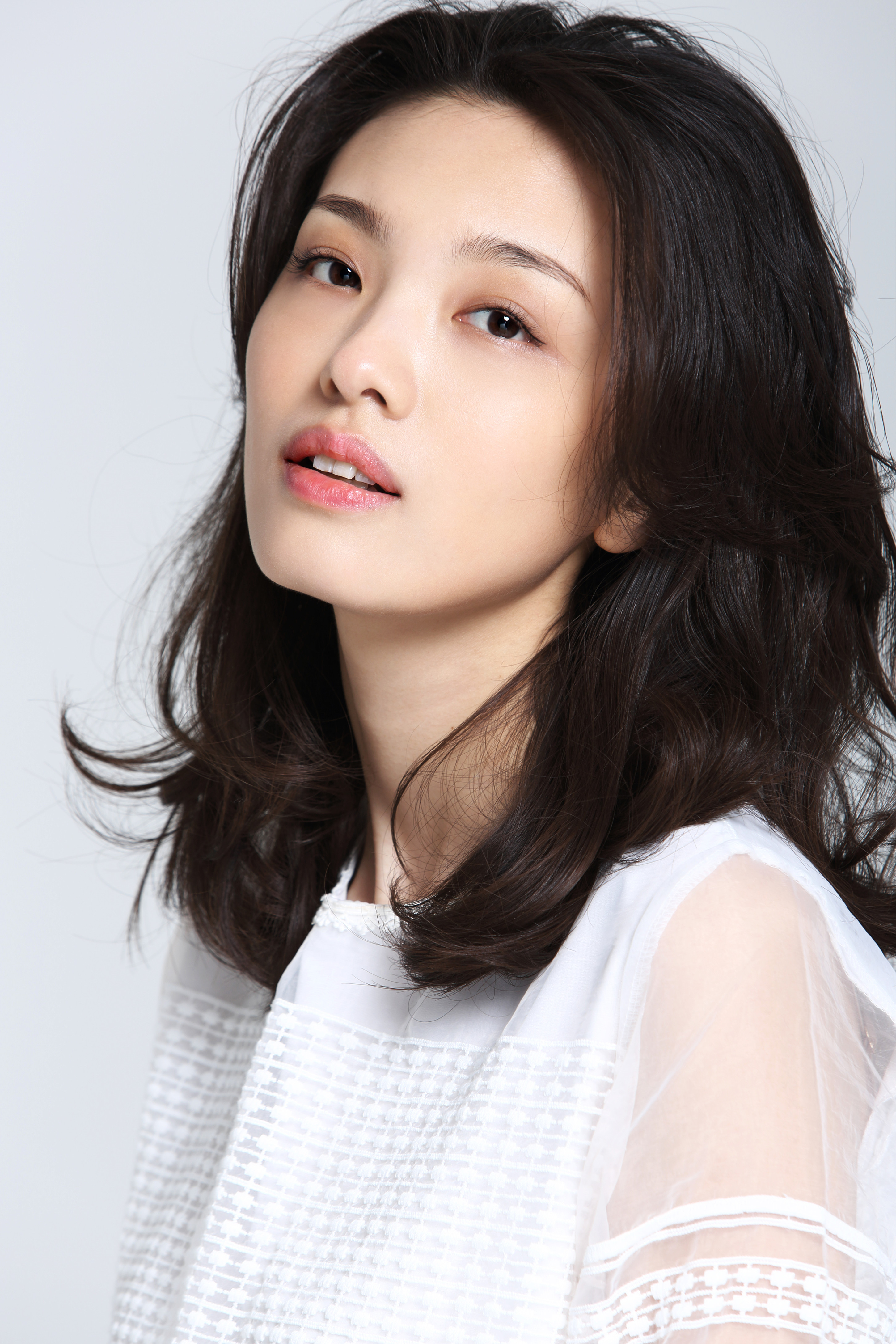  p>张杨智子,出生于新疆乌鲁木齐,中国内地女演员