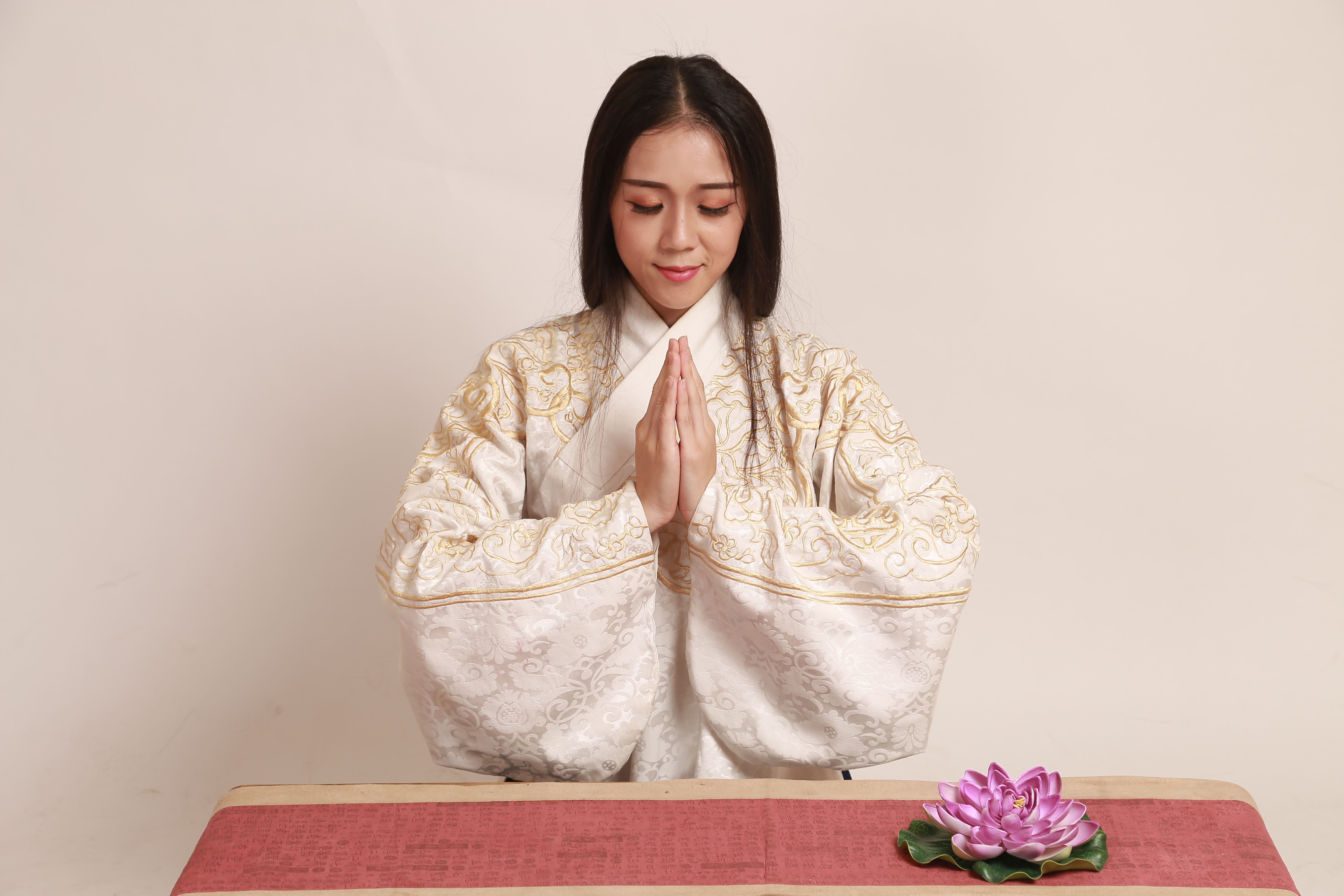  p data-id="gnapqzcnla">《大雁塔》是魏菲儿演唱的歌曲,收录在专辑