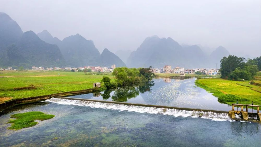  p>都安澄江水利风景区位于广西壮族自治区河池市都安瑶族自治县. /p>