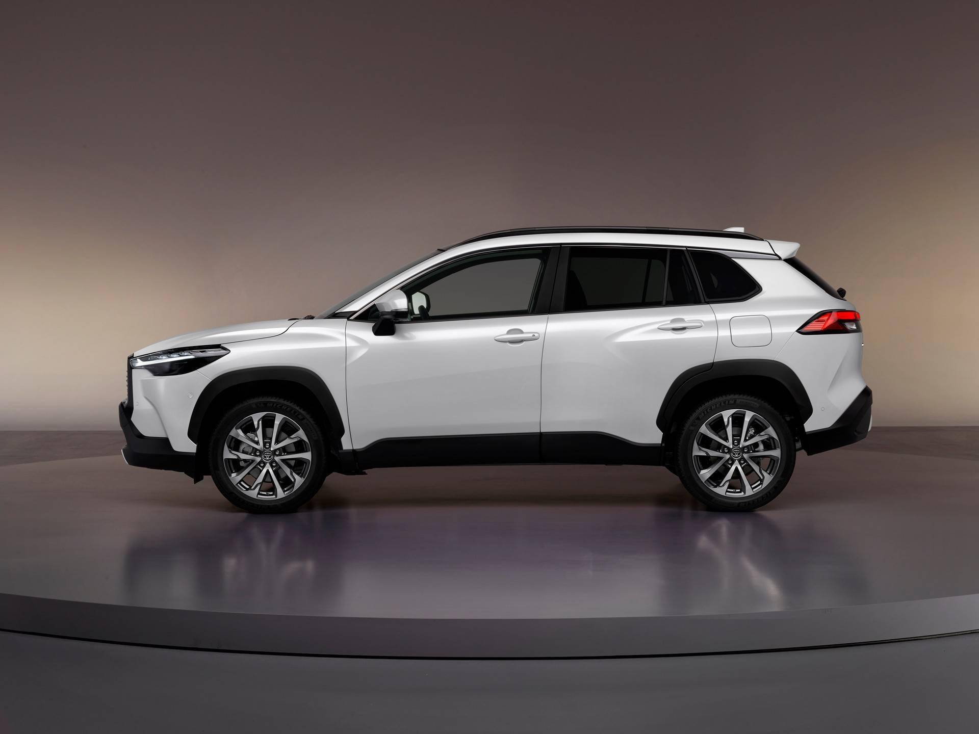  p data-id="2j4wnubs80s">卡罗拉cross是丰田旗下紧凑型suv,该产品的