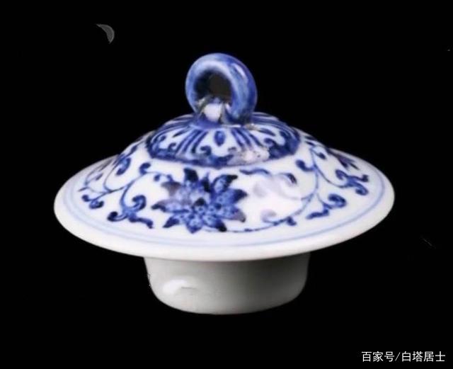 藏友拿来1件青花瓷器，底无釉无款，专家估价500万，称官窑极品_百科TA说