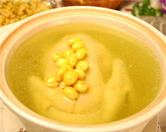 白果莲子糯米炖鸡