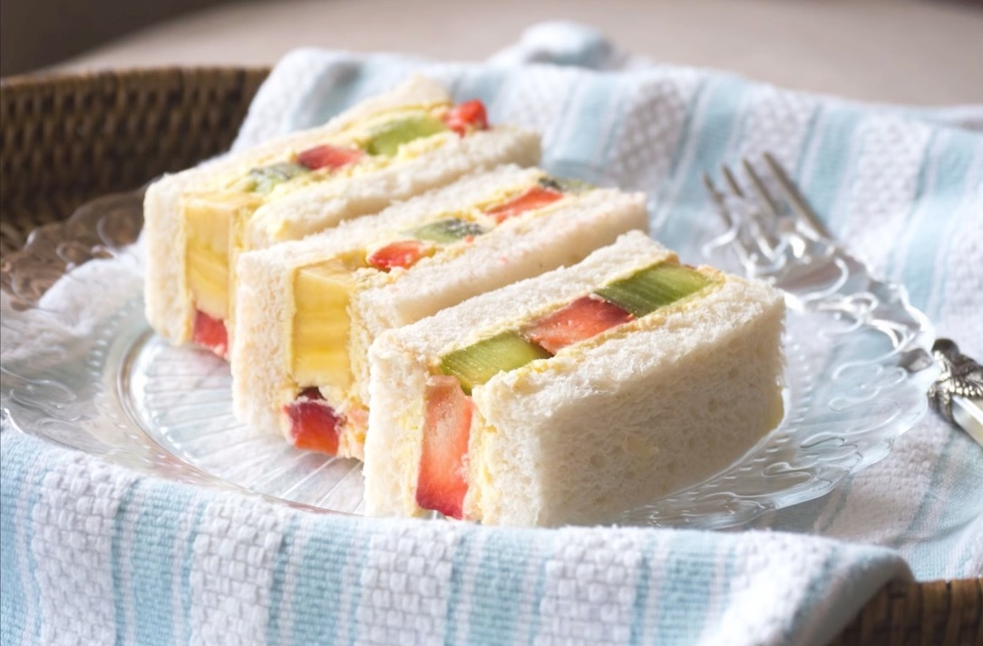 水果奶油三明治