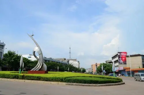  p>雒容镇,隶属于广西壮族自治区柳州市鱼峰区,地处 a target="_blank