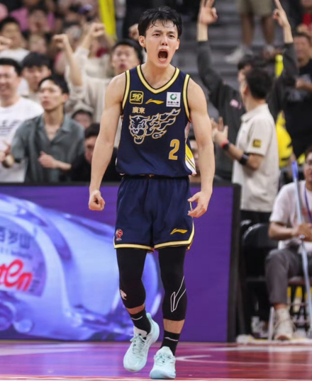 徐杰（2000年1月出生的中国篮球运动员）_百度百科