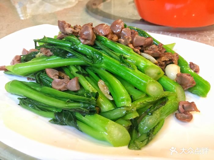  p>菜心烧鸡杂是一道由菜心,鸡杂等食材制成的食品. /p>