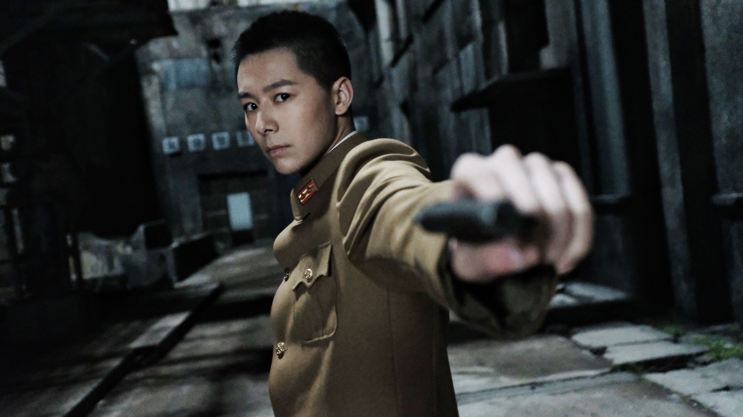 p data-id="gnwkak9l1a">李家辉,2月15日出生于河南省,中国内地男演员