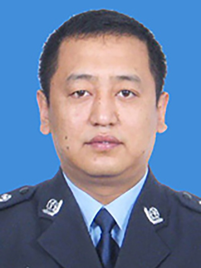  p>李辉,现任辽宁省沈阳市新民市公安局指挥中心主任. /p>