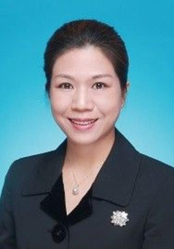  p>冯红云,女,壮族,1976年7月出生,连山县人,1995年参加工作.