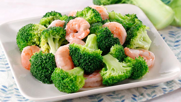 圆虾仁拼西兰花