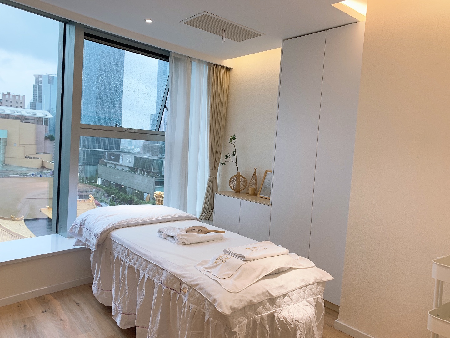 ">poco beauty,是一家专业化美容品牌,于2005年(平成17年)由小林良友