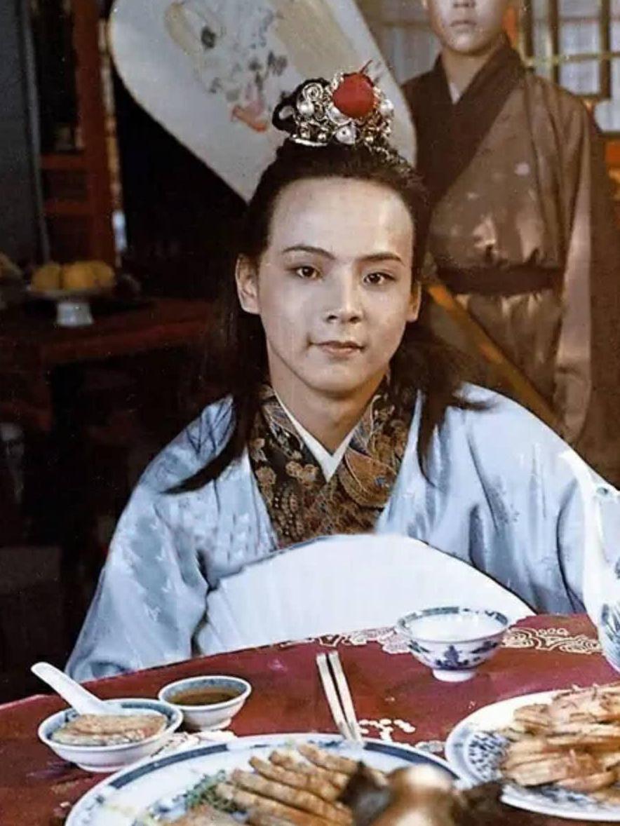 是古典小说《 a target="_blank" href="/item/红楼梦/15311" data