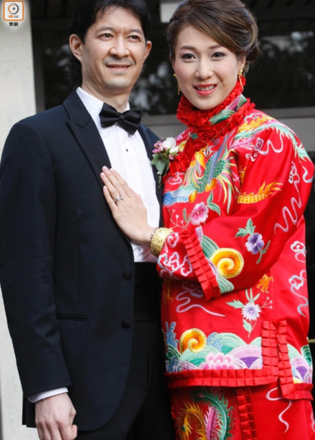 chung) /i>,1984年4月9日出生于加拿大温哥华,中国香港女演员,歌手