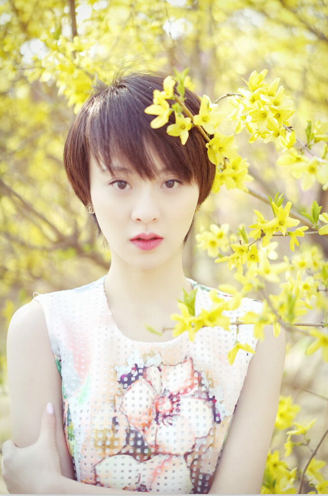  p data-id="go0drtwy74">陈垚(陈佩珊),中国内地女演员,毕业于 a