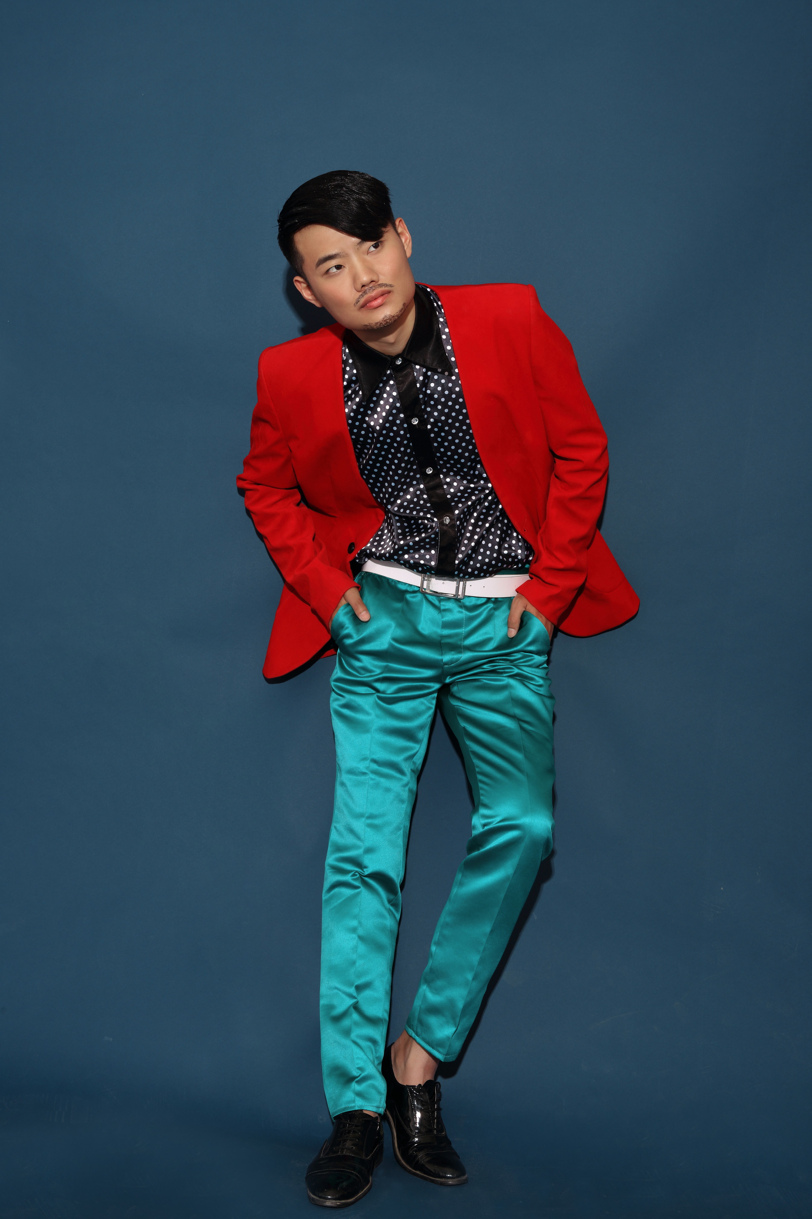 官羽以极具辨识度的 a target="_blank" href="