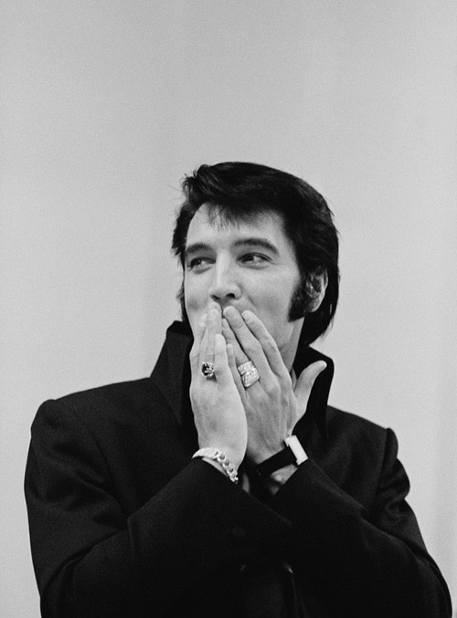  p>埃尔维斯·普雷斯利 i>(elvis presley,1935年1月8日-1977年8月16