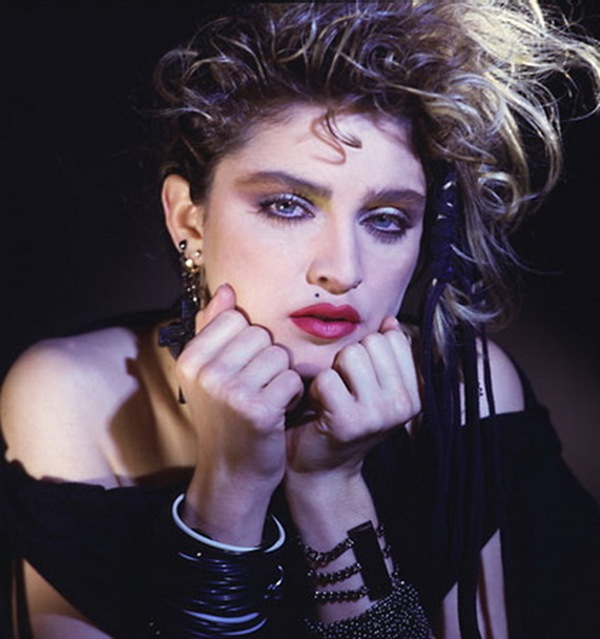 1958年8月16日出生于美国密歇根州底特律,意大利裔美国女歌手,词曲