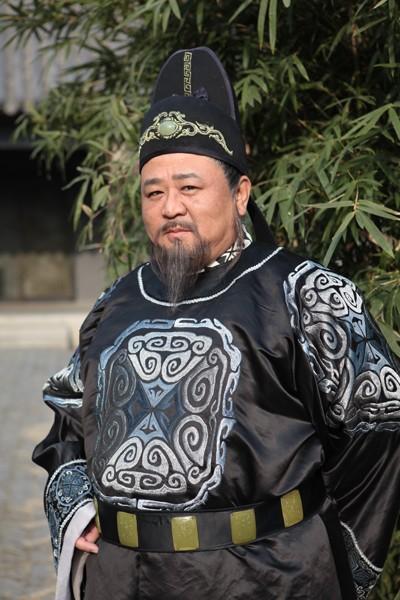 历史的冷幽默：狄仁杰的儿子忙着坑爹，秦桧的曾孙却苦战殉国_百科TA说