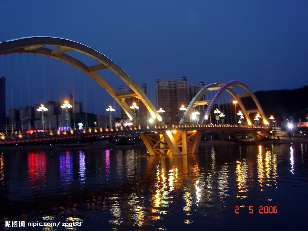  p>浏阳河又名浏渭河,位于 a target="_blank" href="/item/湖南省