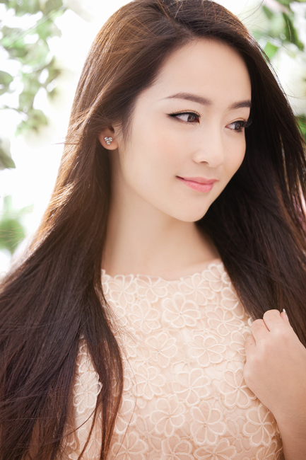  p>杨姣,1988年12月29日,出生于湖南省湘西,中国内地女歌手.