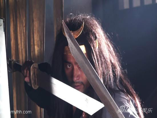 双戒刀是武松所用的武器,因武松为行僧,故用戒刀. /p>