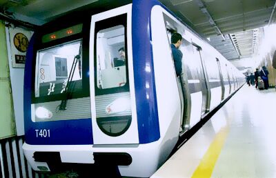  p>北京地铁2号线(beijing subway line 2),是中国第一条环形地铁线路