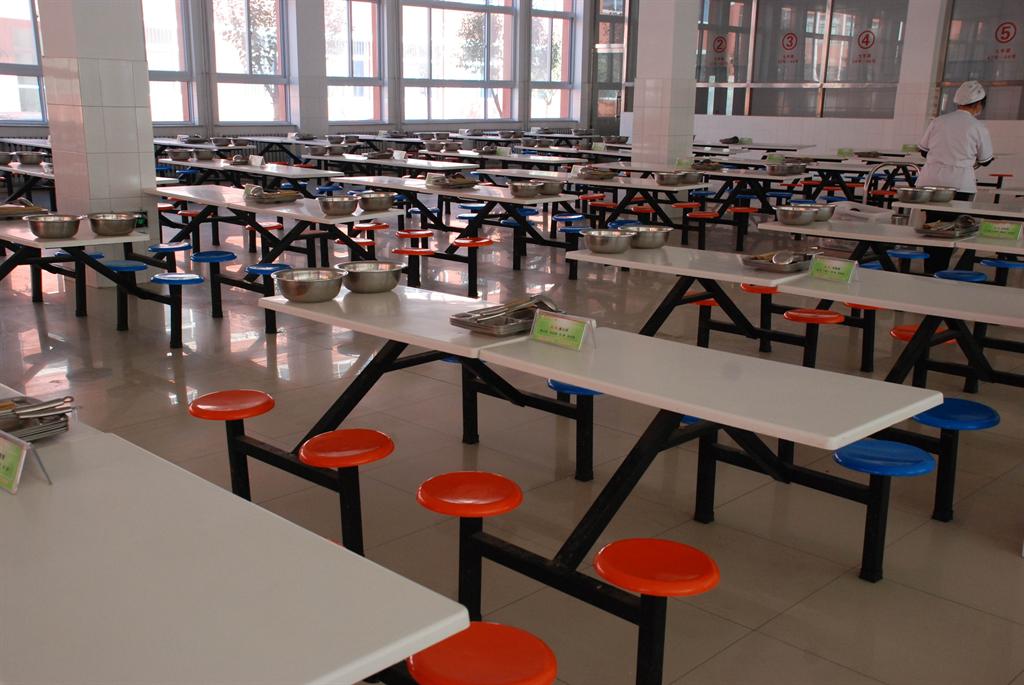  p>平阴县第二中学,前身是平阴县平阴镇中心中学,位于 a target="