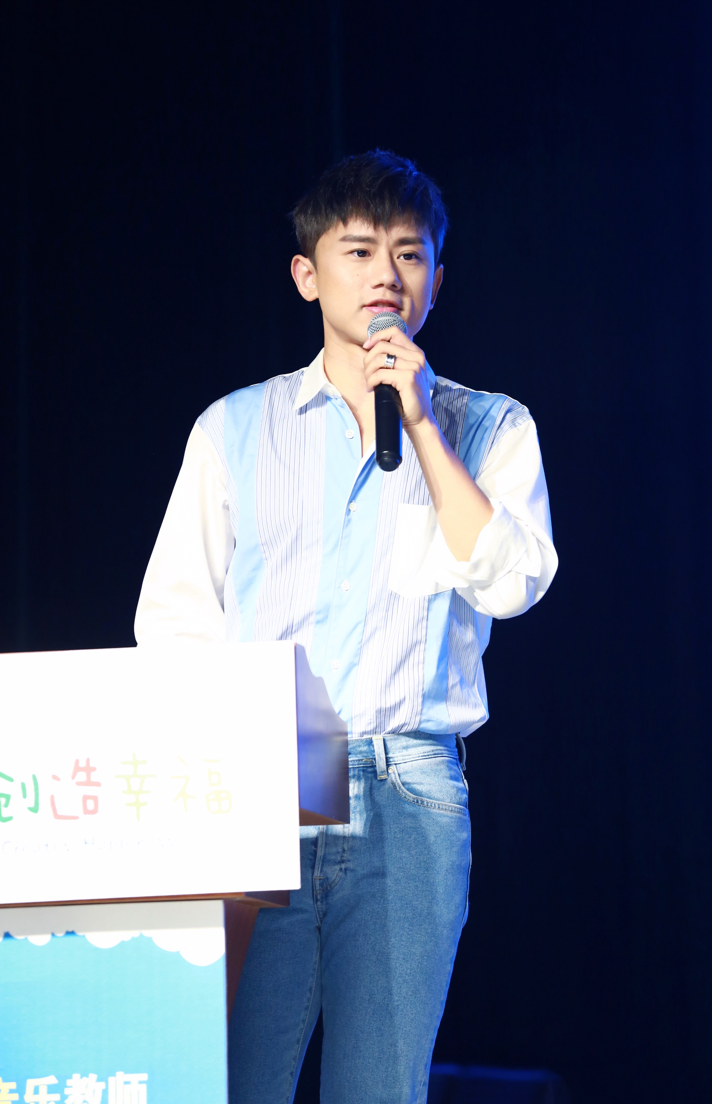  p>张杰(jason zhang),1982年12月20日出生于四川省成都市,中国流行男