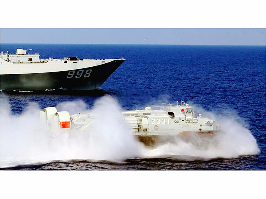 726型气垫登陆艇