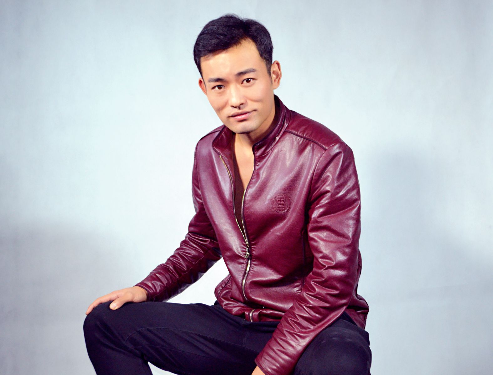  p data-id="gnb08jp4dv">张潇阳(原名张敏敏),中国大陆男演员,副导演