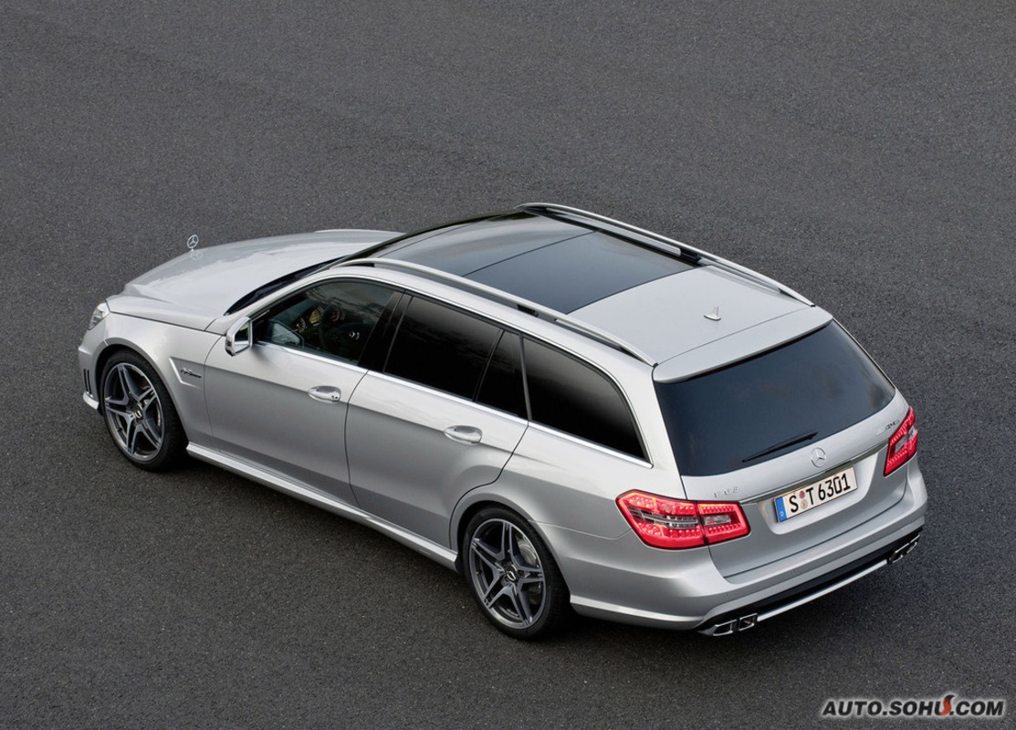  p>奔驰e级轿车是奔驰开发出的介于c级与s级之间的一款中大型高端商务