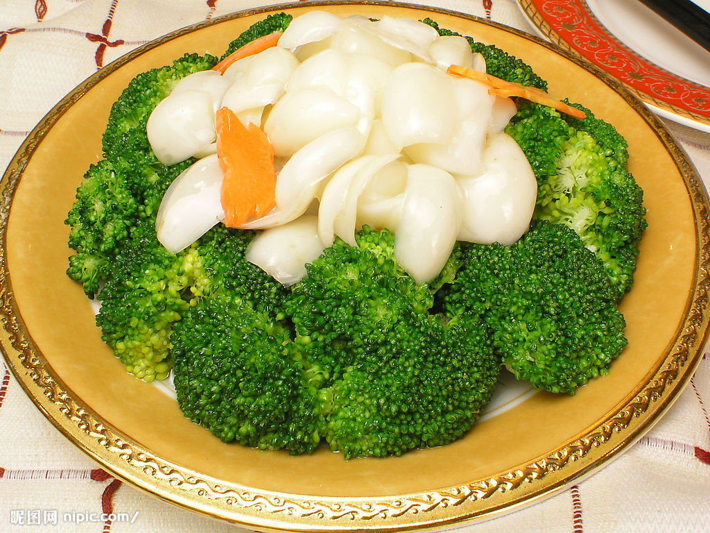 data-id="gn6ytbcaab">《西兰花炒百合》是一道中国民间传统家庭美食